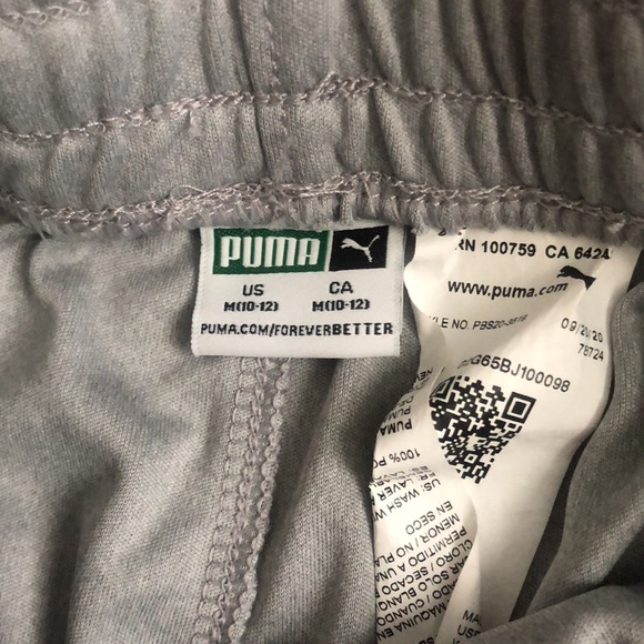 Boys medium puma shorts - Picture 2 of 2